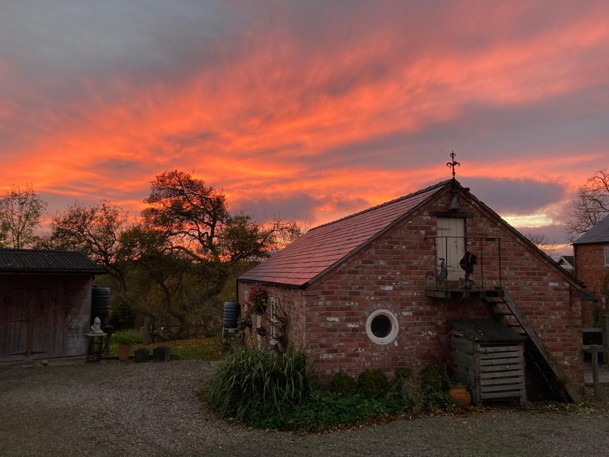 Little Pentre Barn With Cosy Logburner Villa Wrexham Exterior photo