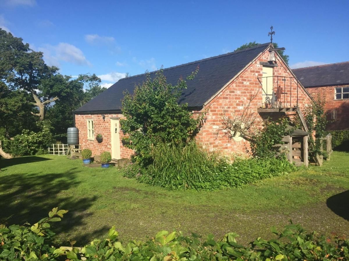 Little Pentre Barn With Cosy Logburner Villa Wrexham Exterior photo