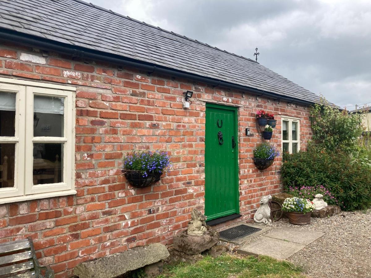 Little Pentre Barn With Cosy Logburner Villa Wrexham Exterior photo