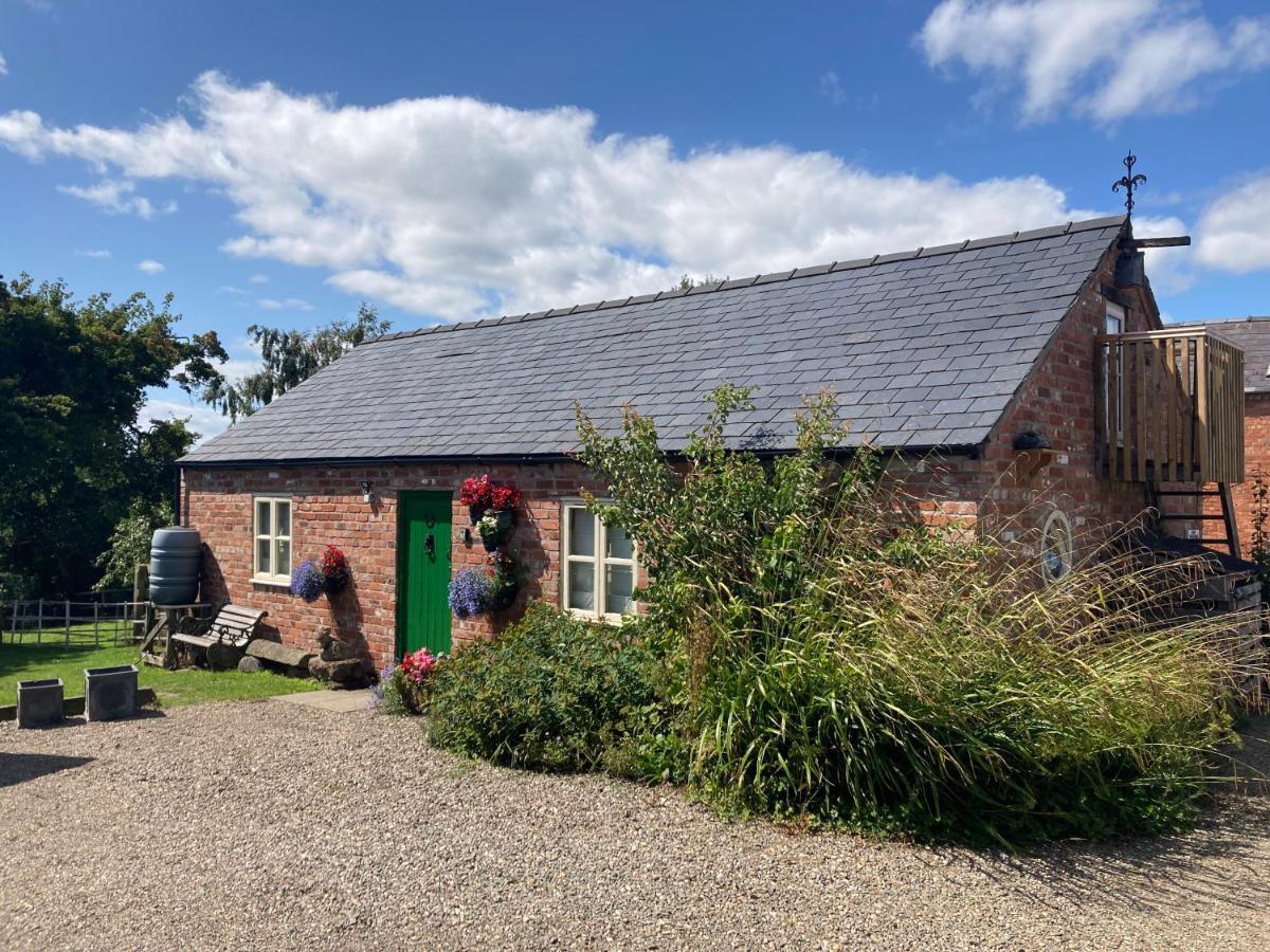 Little Pentre Barn With Cosy Logburner Villa Wrexham Exterior photo