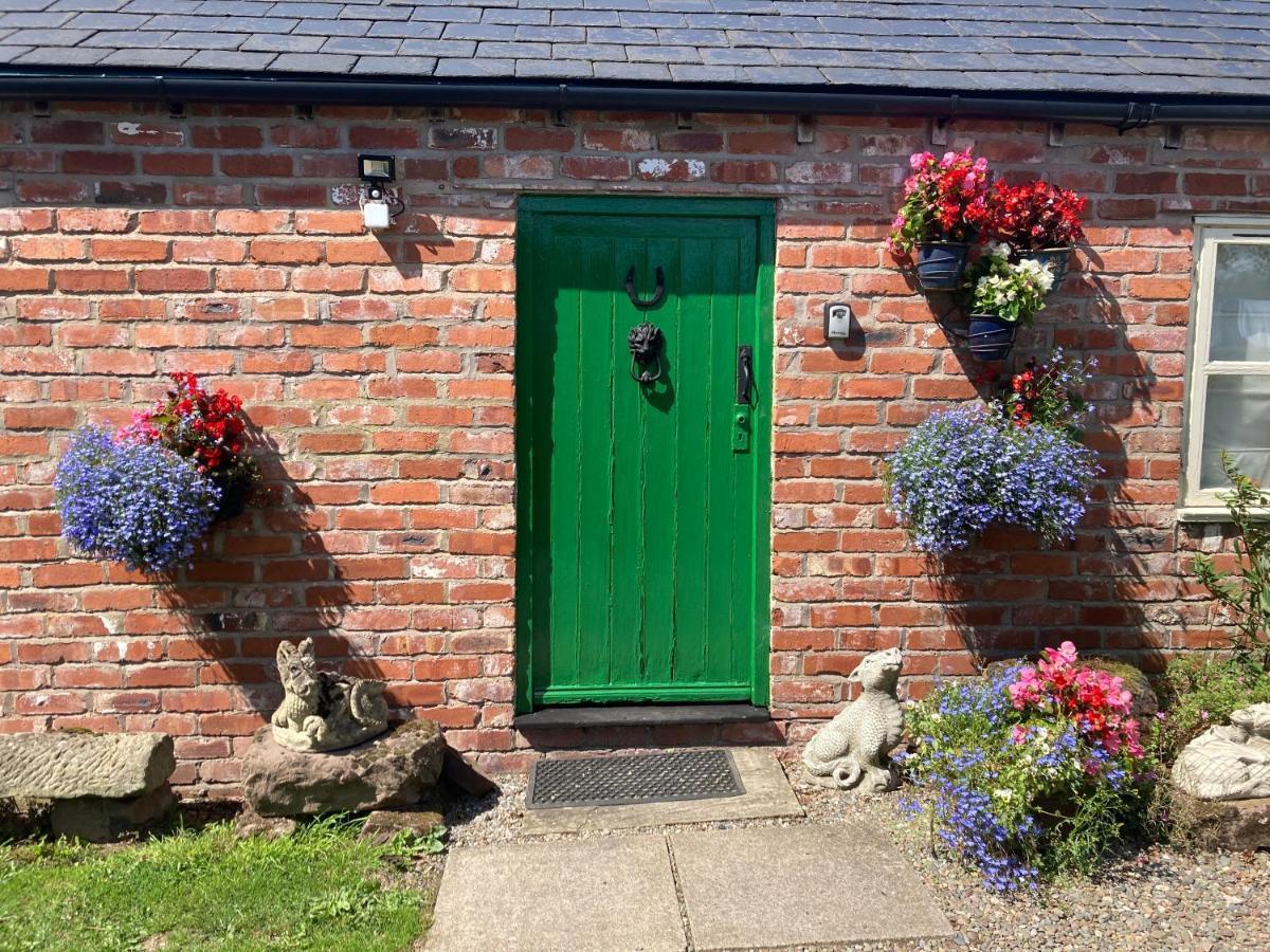 Little Pentre Barn With Cosy Logburner Villa Wrexham Exterior photo